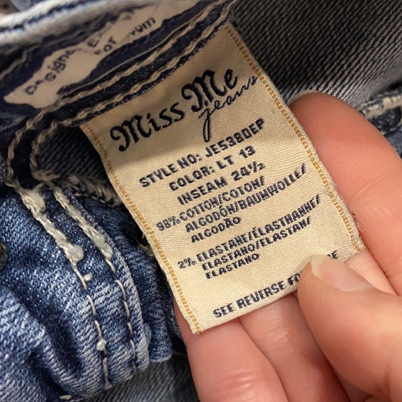 MISS ME FLEUR DE LIS DENIM JEANS SZ 27 CAPRI NEW RHINESTONE FLAP POCKETS - Picture 9 of 13